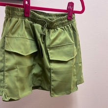 Load image into Gallery viewer, Cargo skirt (OLIVE)
